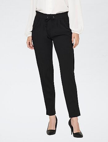 Pantaloni affusolati