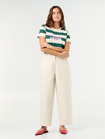 Pantaloni ampi a forma barrel