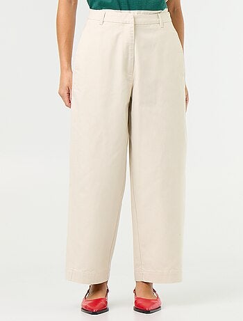 Pantaloni ampi a forma barrel