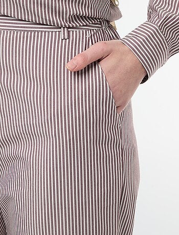 Pantaloni ampi a righe