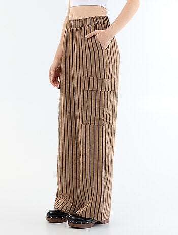 Pantaloni ampi a righe con tasche a patta