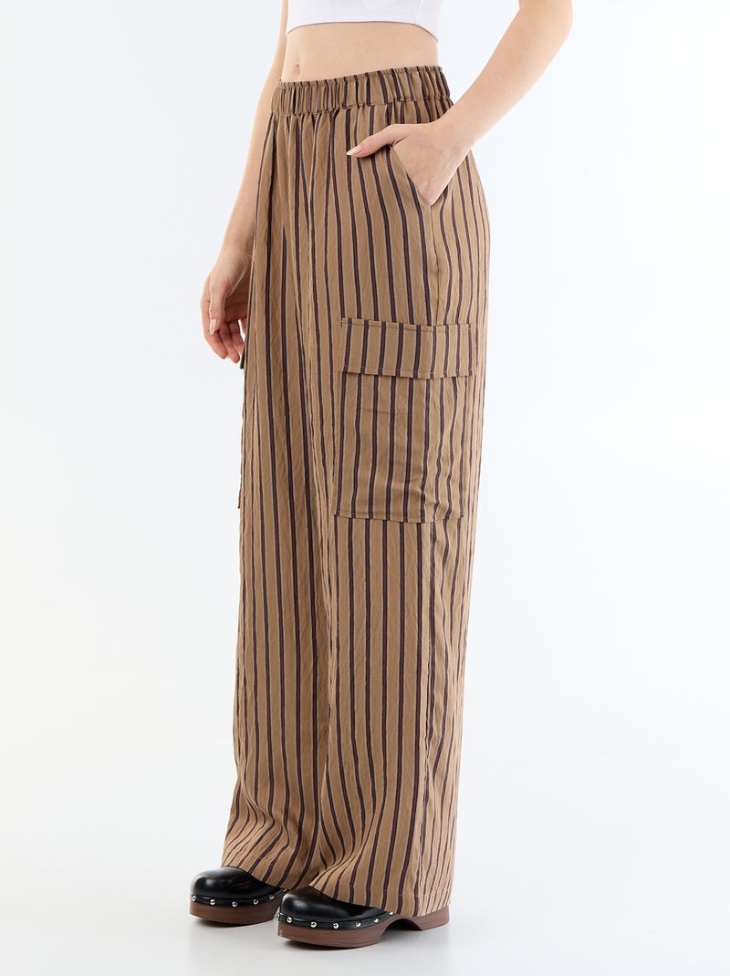 Pantaloni ampi a righe con tasche a patta Marrone scuro - Kiabi