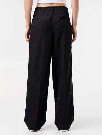 Pantaloni ampi a vita alta
