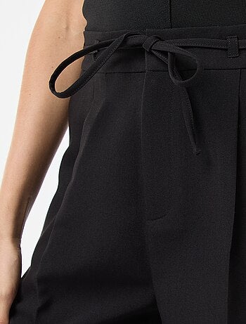 Pantaloni ampi con cintura a laccio