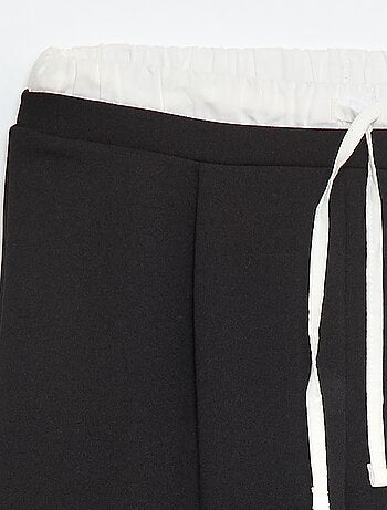 Pantaloni ampi con effetto 2 in 1 stile shorts