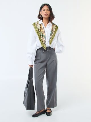 Pantaloni ampi con elastico in vita e lacci da annodare