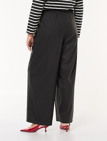Pantaloni ampi con fibbia dorata