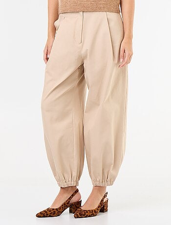 Pantaloni ampi con fondo elasticizzato