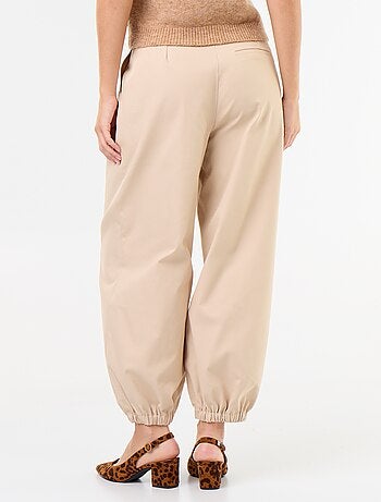 Pantaloni ampi con fondo elasticizzato