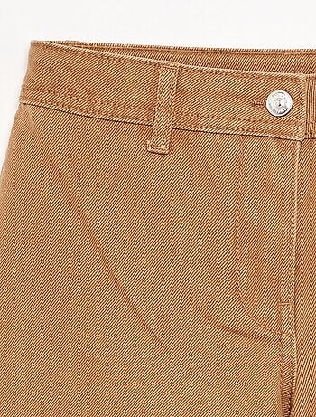 Pantaloni ampi con ricami a fiori