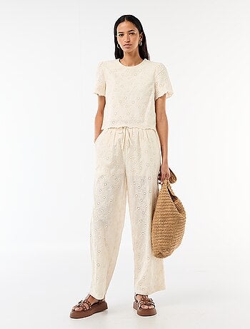 Pantaloni ampi con ricamo inglese in cotone tinta unita