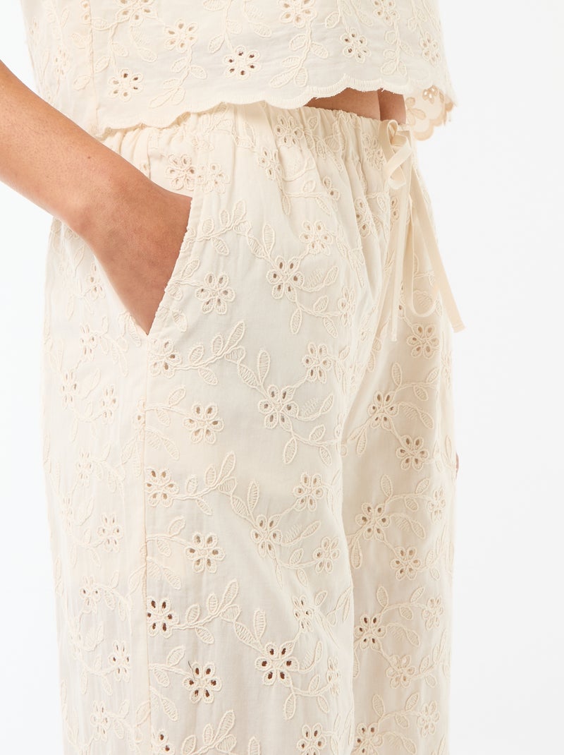 Pantaloni ampi con ricamo inglese in cotone tinta unita Beige - Kiabi