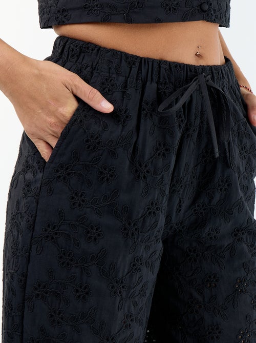 Pantaloni ampi con ricamo inglese in cotone tinta unita - Kiabi