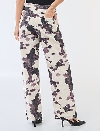 Pantaloni ampi con stampa mucca