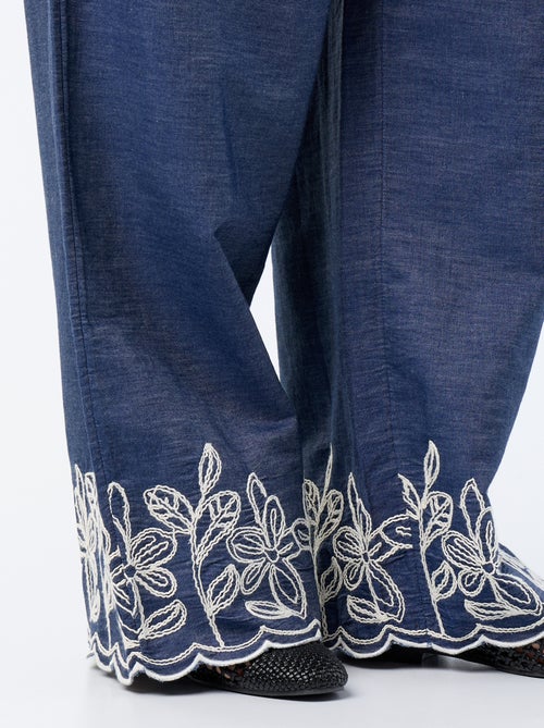Pantaloni ampi con stampe ricamate - Kiabi Pantaloni ampi con stampe ricamate - Kiabi