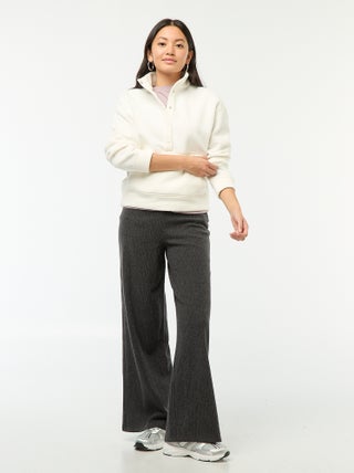 Pantaloni ampi e soffici tinta unita