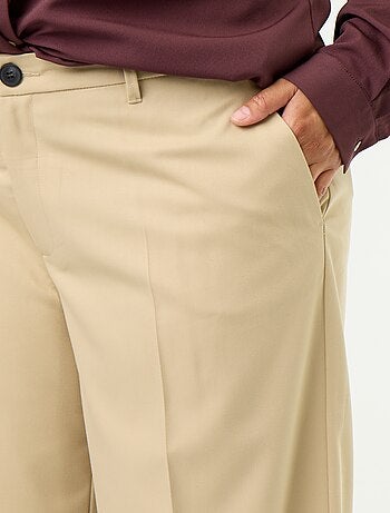 Pantalone ampio a vita alta con cintura e passanti