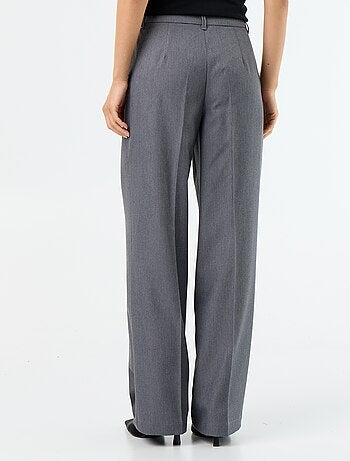 Pantalone ampio a vita alta con cintura e passanti