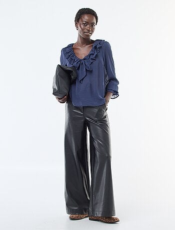Pantaloni ampi in similpelle liscia