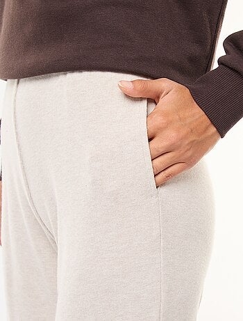 Pantaloni ampi in materiale a coste
