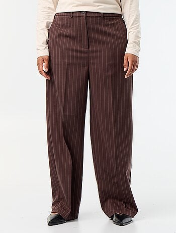 Pantaloni ampi in tessuto fluido