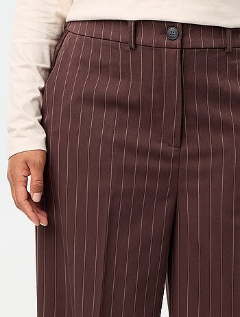 Pantaloni ampi in tessuto fluido