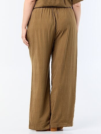 Pantaloni ampi in viscosa fluida