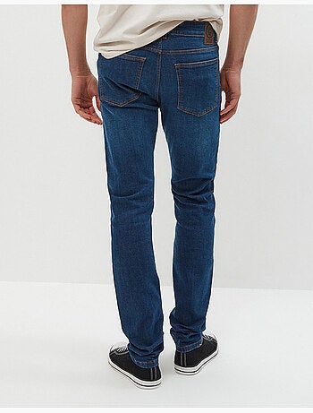 Pantaloni attillati, mo fashion