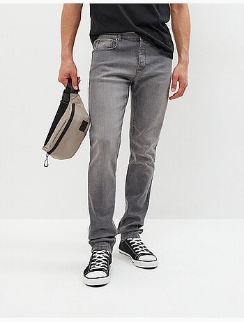 Pantaloni attillati, mo fashion