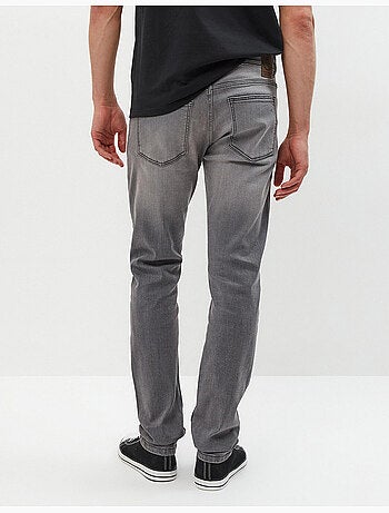 Pantaloni attillati, mo fashion