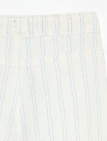 Pantaloni bianchi con sottili righe