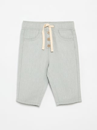 Pantaloni bianchi con sottili righe