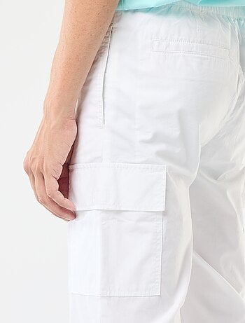 Pantaloni cargo con cintura elasticizzata + cordoncini