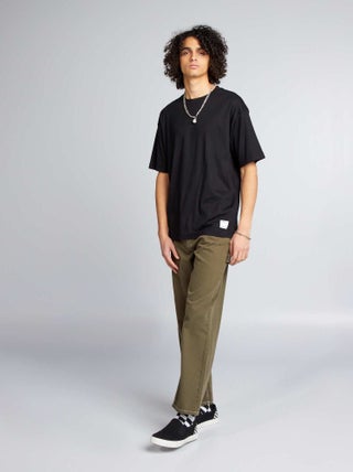 Pantaloni cargo con impunture a contrasto