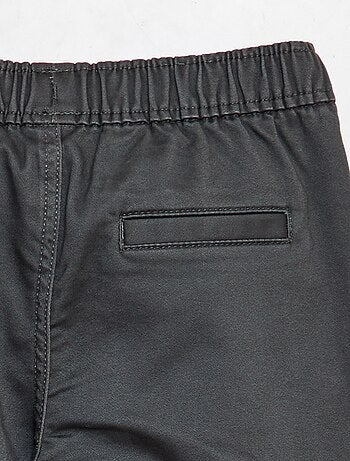 Pantaloni cargo