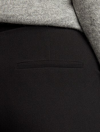 Pantaloni carrot fit