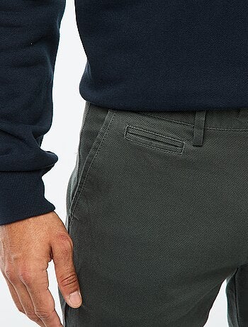 Pantaloni chino in twill