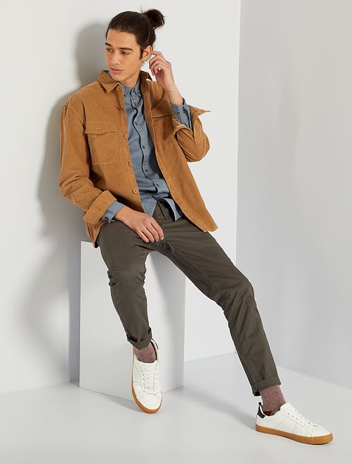 Pantaloni chino slim taglio joggers - KAKI - Kiabi - 17.00€