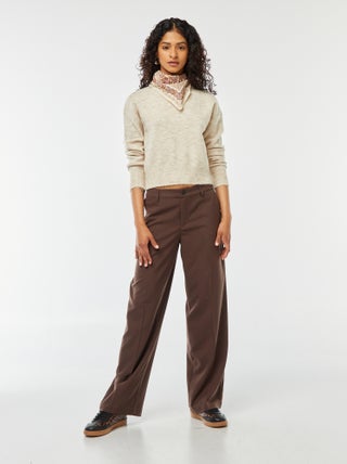 Pantaloni city larghi con pinces