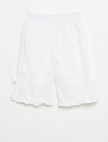 Pantaloni con fiocchi decorativi e ricami sangallo