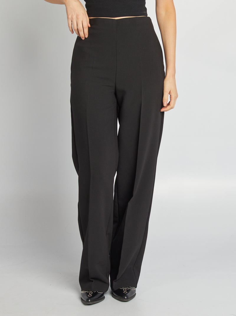 Pantaloni con pinces taglio dritto nero - Kiabi
