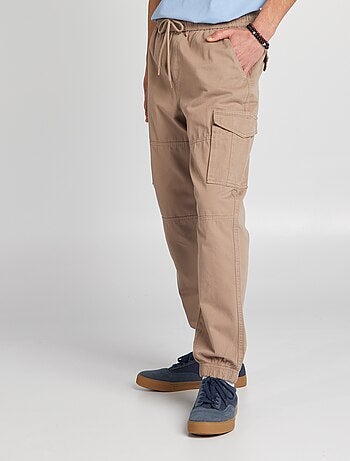 Pantaloni con tasche laterali