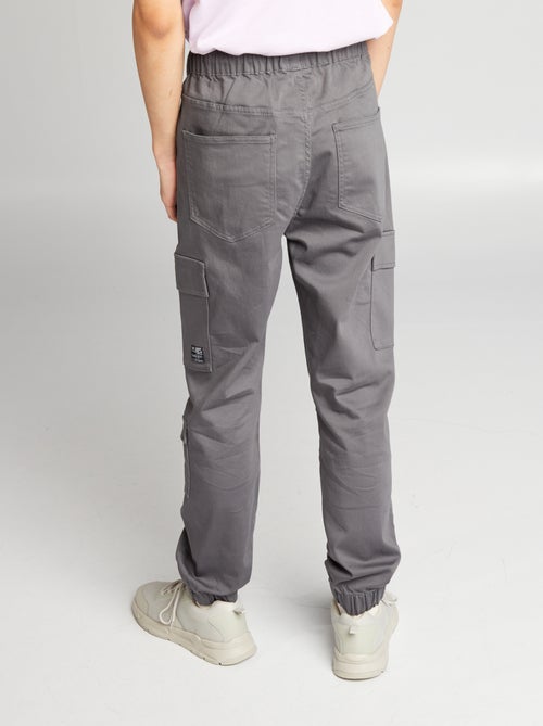 Pantaloni con tasche laterali - Kiabi