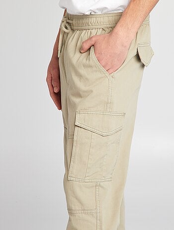 Pantaloni con tasche laterali