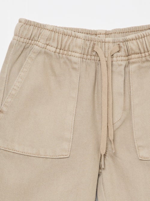 Pantaloni con tasche rettangolari - Taglio più aderente - Kiabi