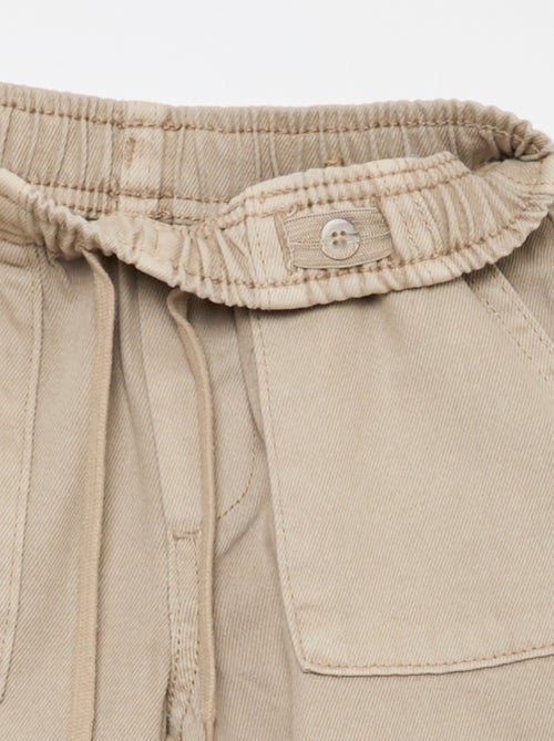 Pantaloni con tasche rettangolari - Taglio più aderente - Kiabi