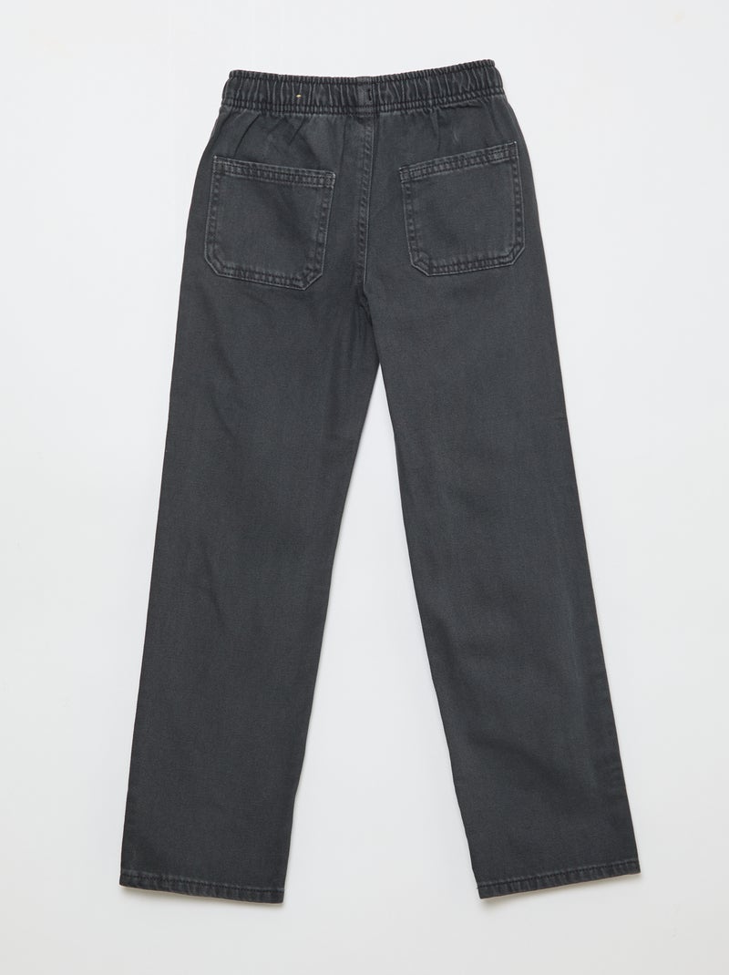 Pantaloni con tasche rettangolari - Taglio più aderente Nero - Kiabi