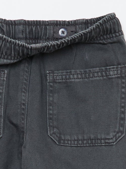 Pantaloni con tasche rettangolari - Taglio più aderente - Kiabi