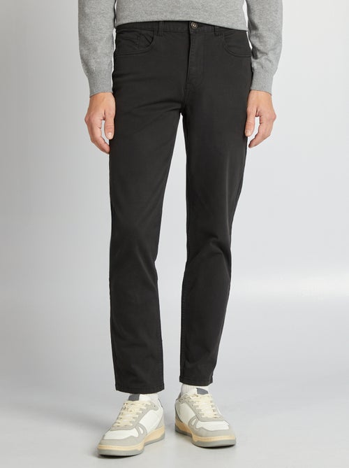 Pantaloni da uomo slim fit a 5 tasche - Kiabi Pantaloni da uomo slim fit a 5 tasche - Kiabi