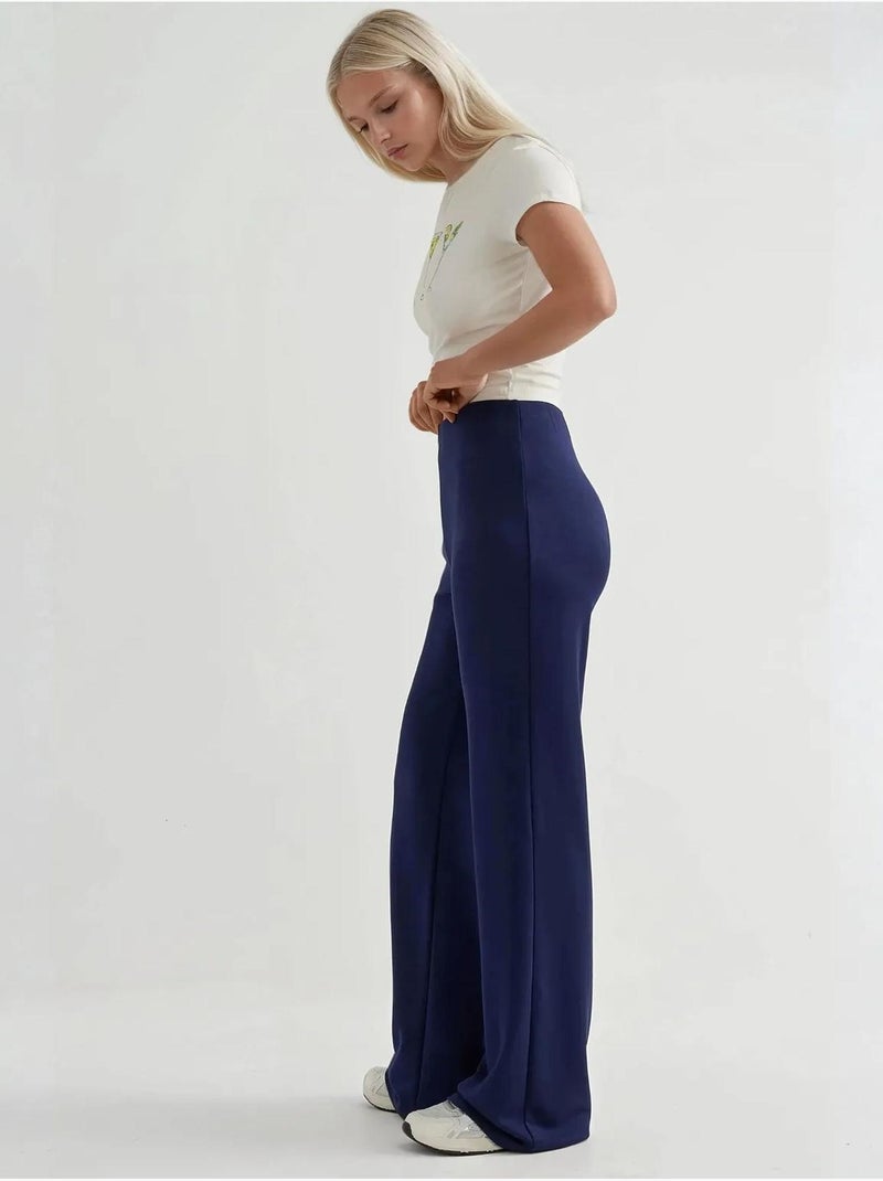 Pantaloni della tuta relaxed fit a gamba dritta con tocco modal hiccup Blu scuro - Kiabi